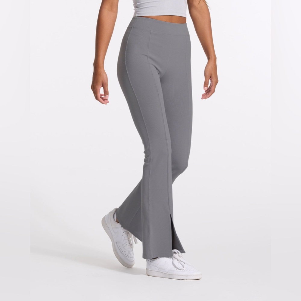 Vuori ribbed spilit bootcut flare leggings stretch pants